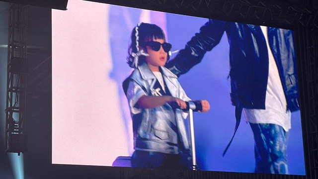 Cici được JustaTee tổ chức sinh nhật hoành tráng ở Concert Rap Việt: Màn lộ diện siêu cưng, cuối cùng cũng chấm bố 10 điểm! - Ảnh 2.