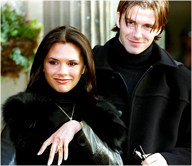 Style couple đẹp vô đối của nhà Beckham vào những năm 90 xứng làm sách mẫu mặc đẹp - Ảnh 1.