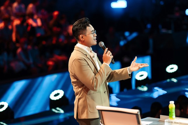 MC Đức Bảo nói về phần dẫn gây tranh cãi ở Vietnam idol: Tôi không vô duyên thế - Ảnh 2.