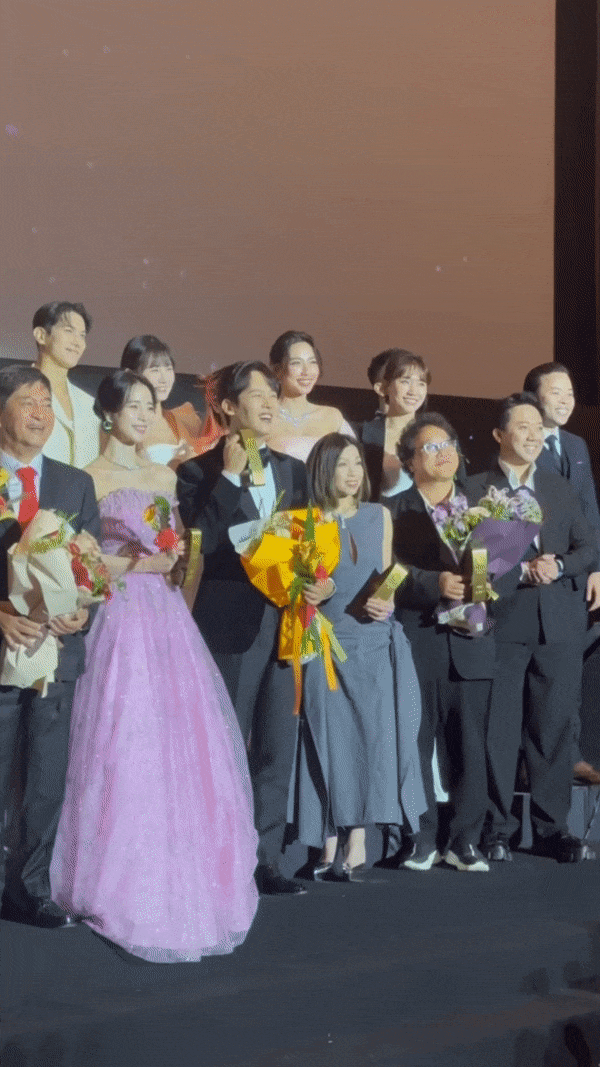 Khung hình gây sốt: Lim Ji Yeon đọ sắc Thùy Tiên - Hari Won, hot nhất clip quy tụ cả dàn sao Việt - Hàn - Ảnh 3. Khung hình gây sốt: Lim Ji Yeon đọ sắc Thùy Tiên - Hari Won, hot nhất clip quy tụ cả dàn sao Việt - Hàn - Ảnh 3.