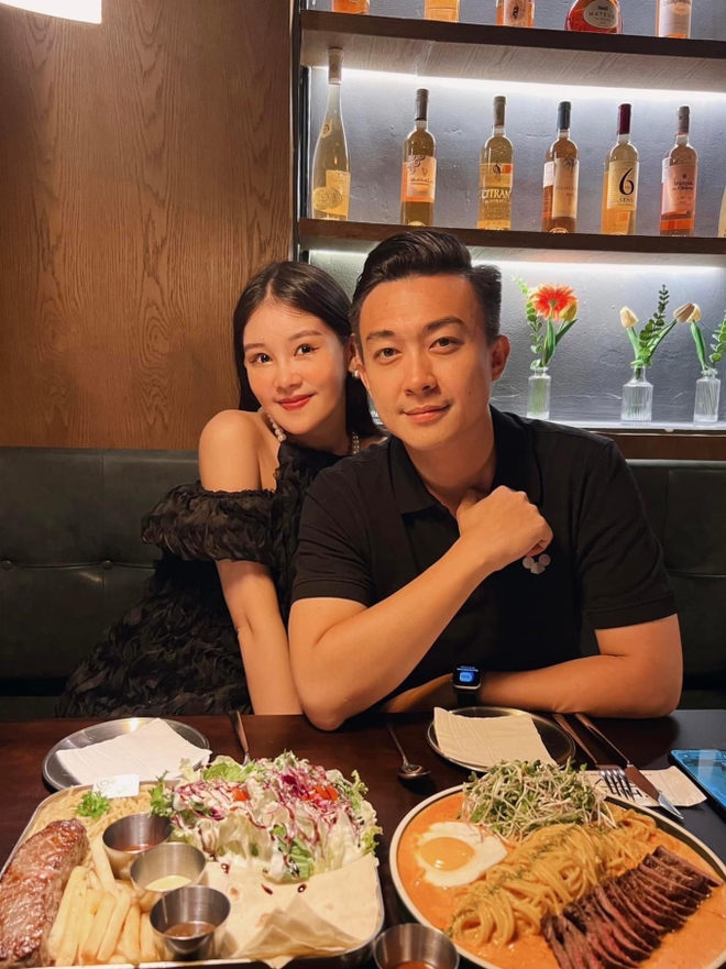 Hoa hậu Vbiz ngừng c&ocirc;ng việc giảng dạy khi mang bầu tuần 36, tiết lộ t&igrave;nh trạng hiện tại của con - Ảnh 5.