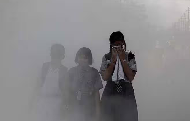 Ô nhiễm không khí ảnh hưởng sức khỏe trẻ em Ấn Độ