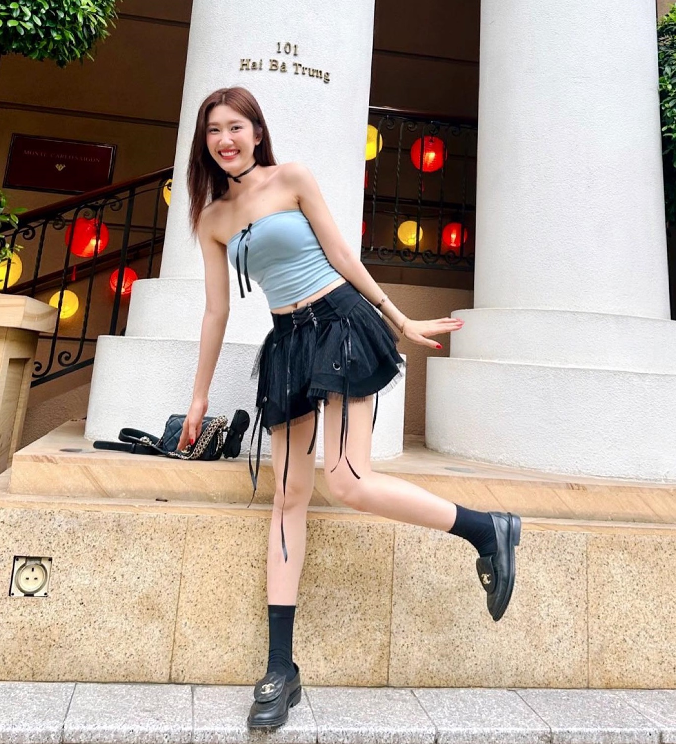 Thời trang của Thúy Ngân ở tuổi 32: Trẻ trung như nàng đôi mươi, tôn dáng hiệu quả - Ảnh 4.