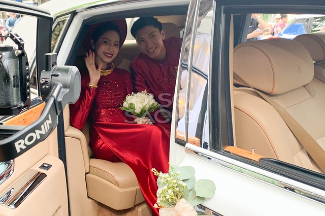 Đo&agrave;n Văn Hậu c&oacute; h&agrave;nh động tinh tế 10 điểm khi đ&oacute;n n&agrave;ng Do&atilde;n Hải My l&ecirc;n xe hoa tiền tỉ về Th&aacute;i B&igrave;nh - Ảnh 6.