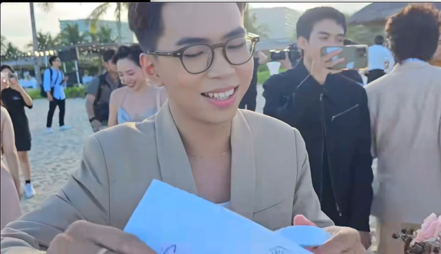 Sau Mạc Văn Khoa, th&ecirc;m 2 sao Vbiz lộ phong b&igrave; mừng cưới Puka: Nghe qua số tiền v&agrave; v&agrave;ng m&agrave; cho&aacute;ng? - Ảnh 3.