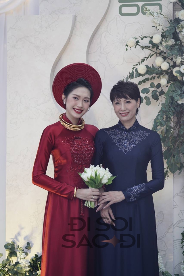 Mẹ Doãn Hải My chiếm spotlight trong đám cưới con gái, nhan sắc khiến netizen trầm trồ - Ảnh 1.
