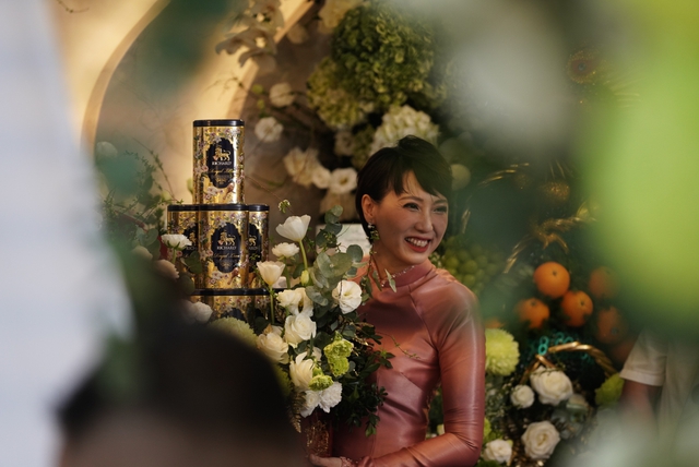 Mẹ Doãn Hải My chiếm spotlight trong đám cưới con gái, nhan sắc khiến netizen trầm trồ - Ảnh 4.