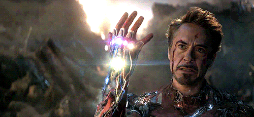 Vũ trụ Điện ảnh Marvel lụi tàn sau cú búng tay của Iron Man - Ảnh 2.
