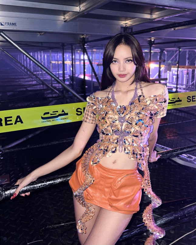 Lisa (BLACKPINK) liên tục bị đưa tin chia tay bạn trai tỷ phú - Ảnh 3.