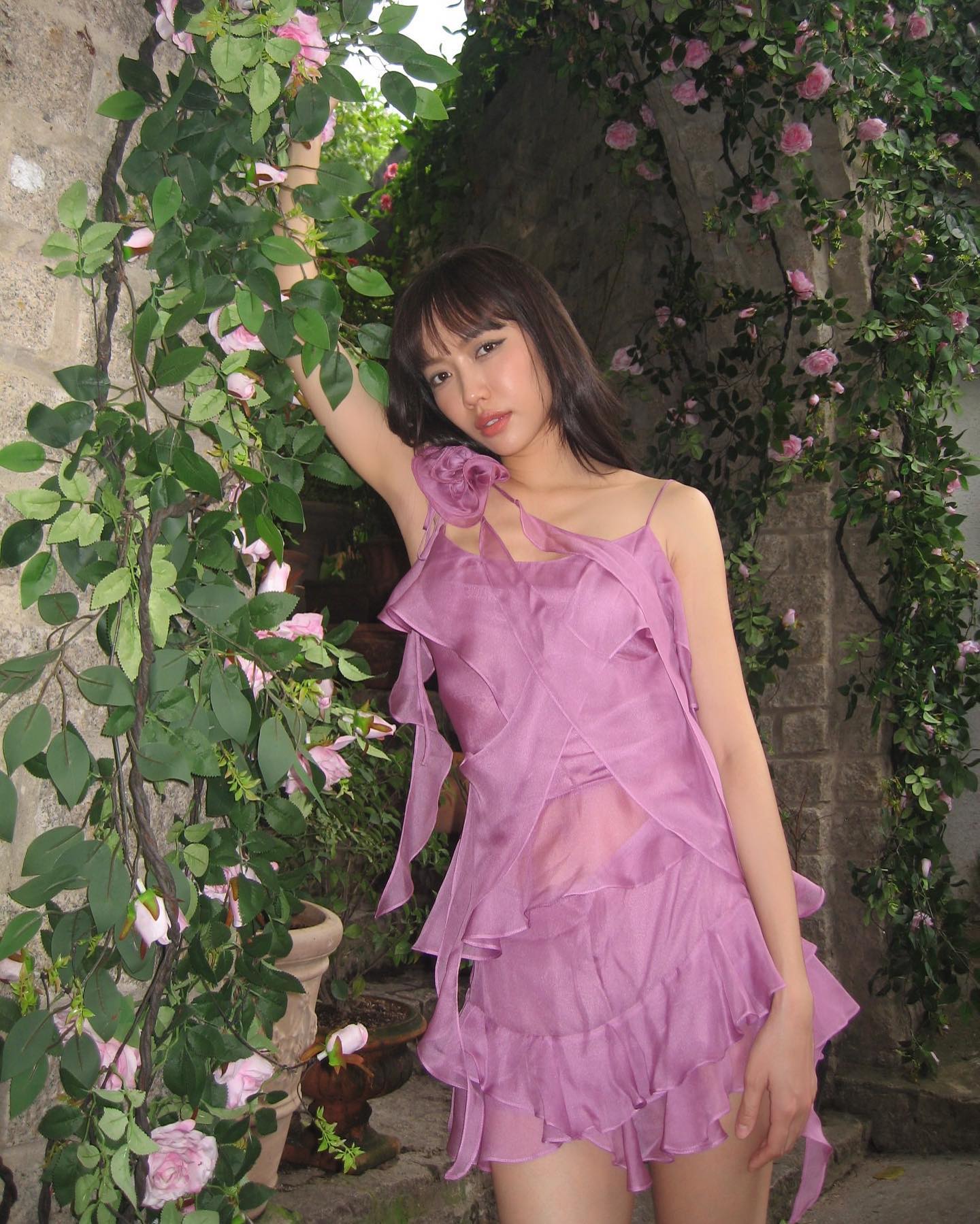 Diệu Nhi (Chị Đẹp Đạp Gió Rẽ Sóng) đổi sang phong cách nữ tính với loạt set váy xinh tươi - Ảnh 8.