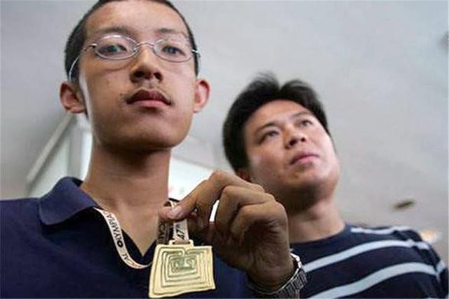 Sinh vi&ecirc;n tốt nghiệp xuất sắc của ĐH h&agrave;ng đầu ch&acirc;u &Aacute; quyết định đi tu: 12 năm ho&agrave;n tục với vị thế bất ngờ - Ảnh 1.