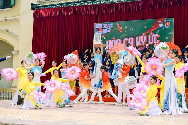 Chất như học sinh Chu Văn An, tạo hẳn trend với hơn 250 nghìn lượt xem trên TikTok cho trường - Ảnh 5. Chất như học sinh Chu Văn An, tạo hẳn trend với hơn 250 nghìn lượt xem trên TikTok cho trường - Ảnh 5.
