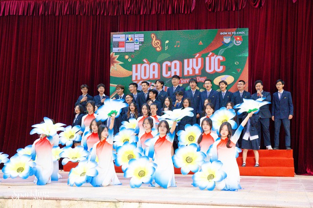 Chất như học sinh Chu Văn An, tạo hẳn trend với hơn 250 nghìn lượt xem trên TikTok cho trường - Ảnh 2. Chất như học sinh Chu Văn An, tạo hẳn trend với hơn 250 nghìn lượt xem trên TikTok cho trường - Ảnh 2.