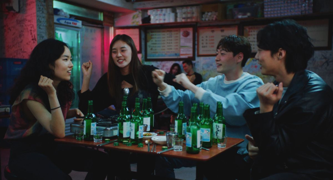 Chán quẹt Tinder, giới trẻ Hàn Quốc chuyển sang tìm đối tượng hẹn hò bằng phương thức mới khiến dân mạng trầm trồ: Thật điên rồ!
