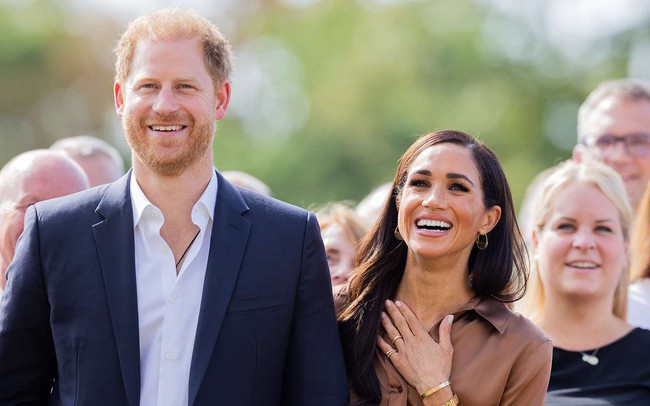 Hoàng tử Harry là vật cản duy nhất trên con đường trở lại Hollywood của Meghan - Ảnh 1.