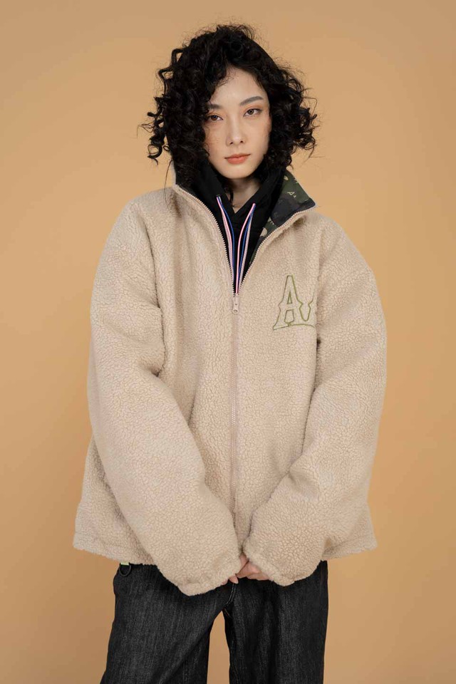 8 mẫu áo khoác local brand giá từ 345.000 VNĐ: vừa ấm lại trẻ trung, thích hợp để diện trong mùa lạnh - Ảnh 1.