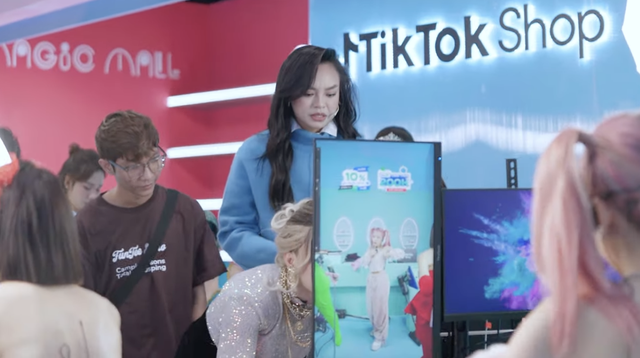 C&aacute;c th&iacute; sinh KOC VIETNAM 2023 li&ecirc;n tục gặp kh&oacute; khăn khi lần đầu livestream đ&ocirc;ng người, Mai Ng&ocirc; v&agrave; Luna Đ&agrave;o đ&atilde; l&agrave;m g&igrave; để tr&aacute;nh vỡ trận? - Ảnh 5.