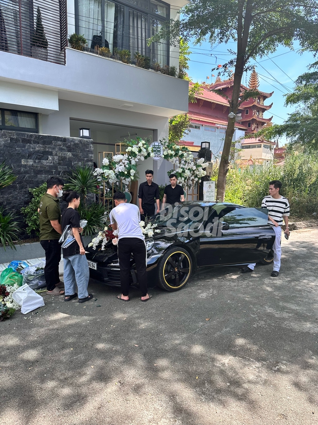 Lễ ăn hỏi Phương Lan - Phan Đạt: Cô dâu diện áo dài khoe sắc mặn mà, chú rể chuẩn bị xế xịn rước vợ - Ảnh 7.