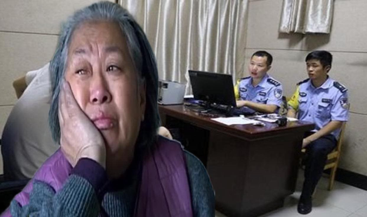 Thấy cụ bà 77 tuổi ở một mình và có triệu chứng bất thường, suốt 2 ngày không ra khỏi nhà, hàng xóm liền báo cảnh sát, ‘vạch trần’ thành công vụ lừa đảo hơn 1,6 tỷ đồng.