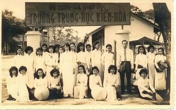 Ch&ugrave;m ảnh ng&agrave;y 20/11 của năm xửa năm xưa: Đơn giản nhưng vẫn ấm c&uacute;ng! - Ảnh 3.