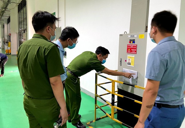 Hà Nội yêu cầu bố trí khu vực sạc xe điện riêng, không sạc qua đêm - Ảnh 1.