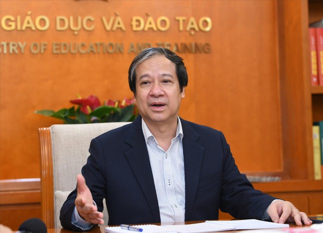 Bộ trưởng Bộ GD&ĐT Nguyễn Kim Sơn: Mong nghề luôn giữ được sự tôn nghiêm - Ảnh 2.