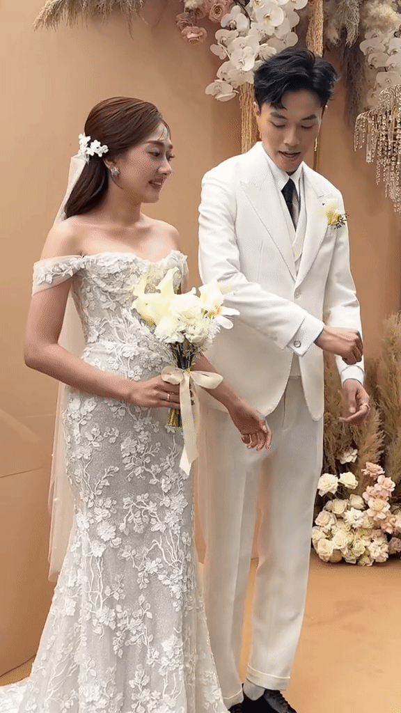 Đám cưới Phương Lan - Phan Đạt: Cô dâu cầm 2 bó hoa cưới, một trong hai mang ý nhắc nhở về sự chung thuỷ - Ảnh 3.