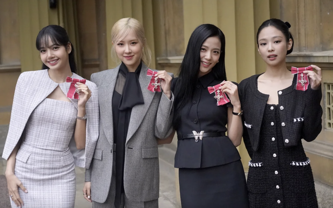 Ban nhạc Hoàng gia Anh vinh danh BLACKPINK tại Cung điện Buckingham - Ảnh 1.