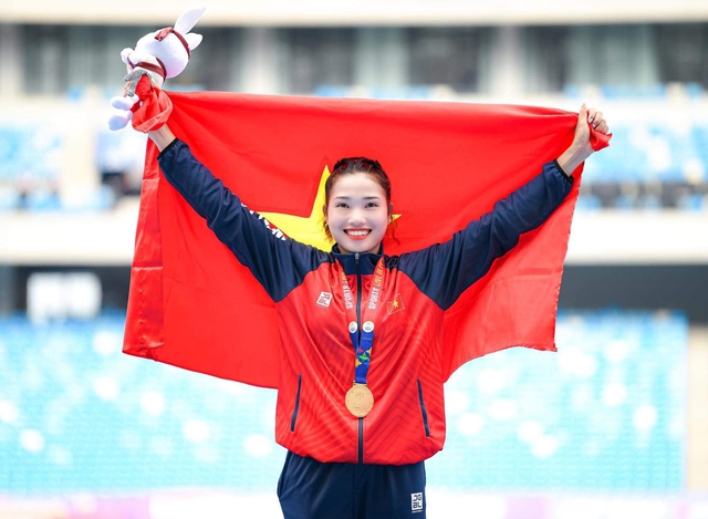 Nữ trung uý xinh đẹp từng hoãn cưới để giành HCV SEA Games tung bộ ảnh cưới ngọt ngào bên chồng quân nhân - Ảnh 5.