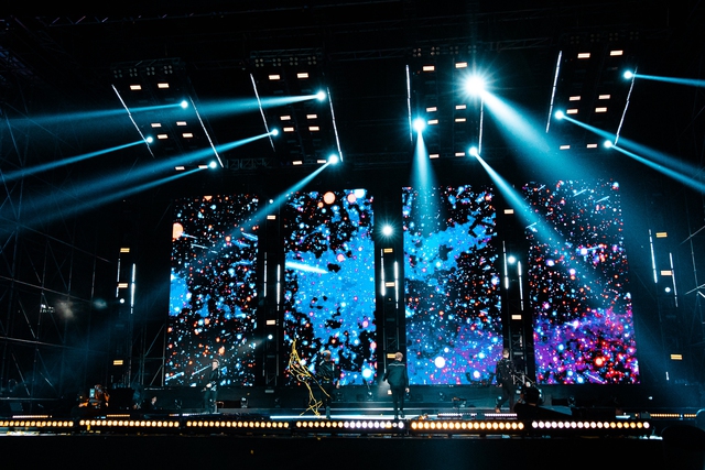 Những khoảnh khắc đẹp nhất 2 đêm diễn của Westlife: 12 năm trở lại Việt Nam, tất cả như một giấc mơ! - Ảnh 9.