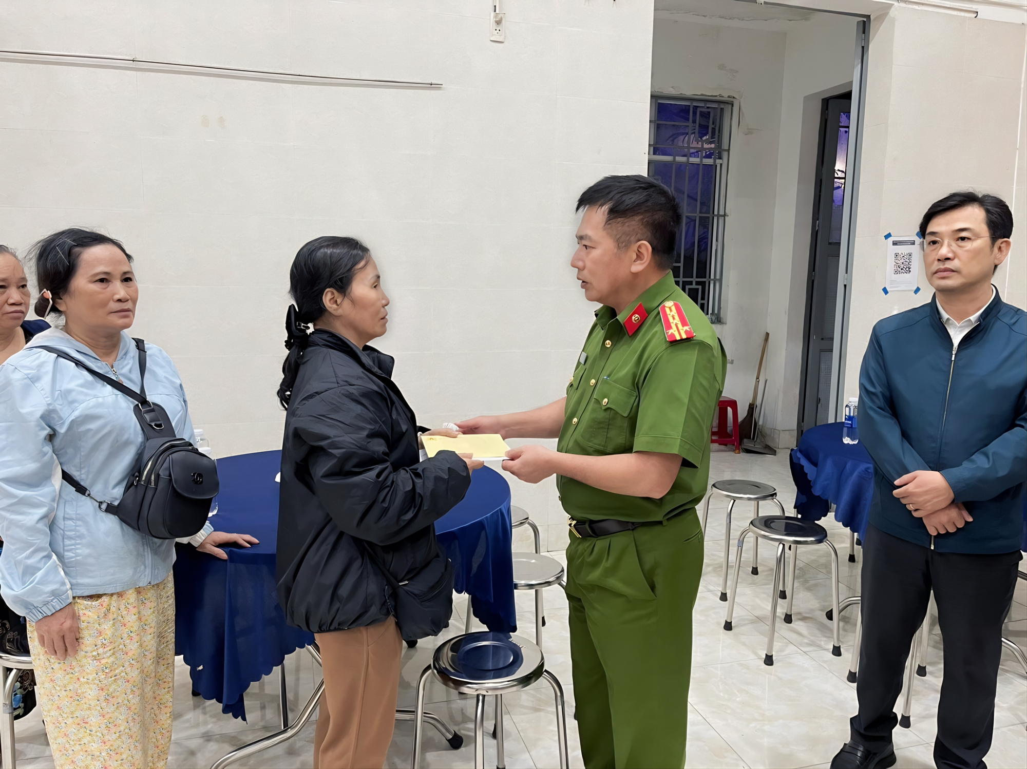 Hoàn cảnh éo le của bảo vệ ngân hàng bị đâm chết: Cuộc sống khó khăn, sống xa vợ con - Ảnh 5. Hoàn cảnh éo le của bảo vệ ngân hàng bị đâm chết: Cuộc sống khó khăn, sống xa vợ con - Ảnh 5.