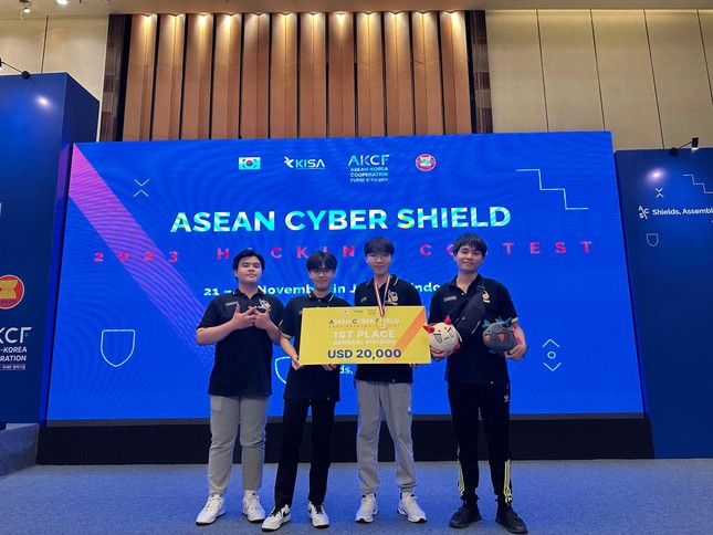 Nhóm sinh viên Việt Nam giành giải nhất cuộc thi an ninh mạng - Ảnh 1.