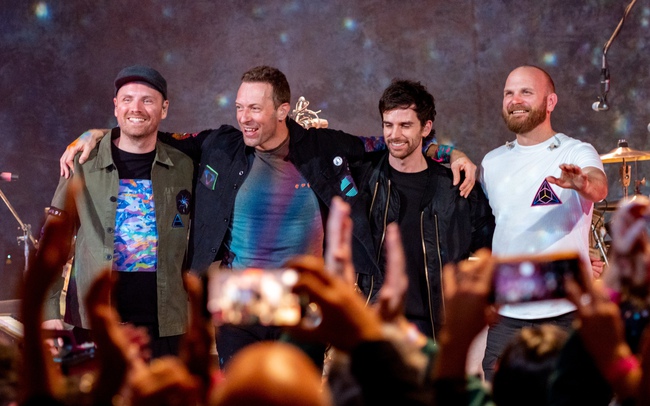Ấn tượng tour diễn toàn cầu của ban nhạc Coldplay - Ảnh 1.