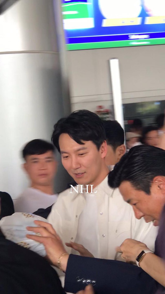 T&agrave;i tử The Shameless đổ bộ T&acirc;n Sơn Nhất, visual U45 c&oacute; chấp được cam thường? - Ảnh 3.