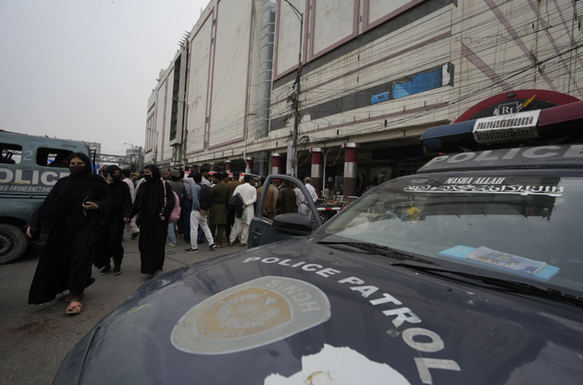 Pakistan: Cháy trung tâm thương mại ở Karachi, ít nhất 11 người thiệt mạng - Ảnh 2.