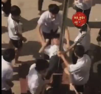 Học sinh lớp 8 bị bạn thúc vào cột: UBND huyện Ứng Hoà phê bình nhà trường, Phòng GD&ĐT - Ảnh 1.