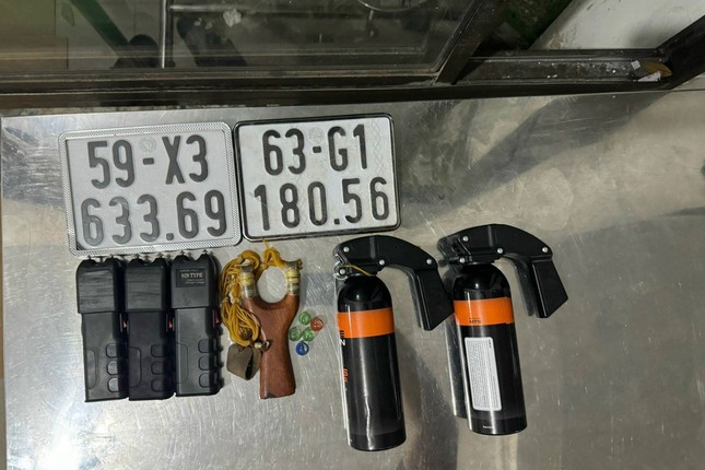 Cha rủ con trai 14 tuổi đi cướp - Ảnh 2.