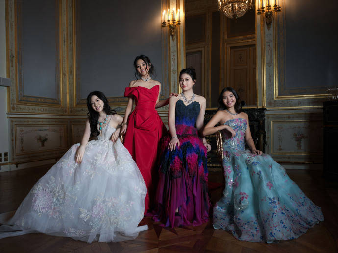 Thiên kim xứ Trung tại Le Bal 2023 'gây sốt' MXH: Diện toàn đồ Haute Couture, nhìn sang gia thế mới thực sự choáng