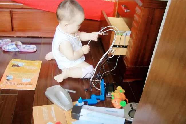 1 hành động nhỏ khó chịu của bé là chất kích thích trí não phát triển, cha mẹ nhất định không được ngăn cản - Ảnh 1. 1 hành động nhỏ khó chịu của bé là chất kích thích trí não phát triển, cha mẹ nhất định không được ngăn cản - Ảnh 1.
