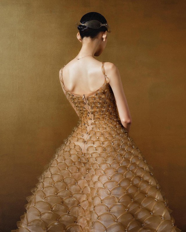 Chiếc váy từng giúp Thanh Hằng nhận cơn mưa lời khen ở The New Mentor bỗng  bị tố đạo váy Dior?