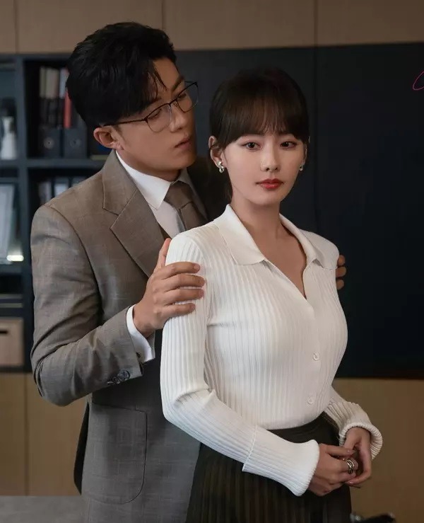 Mỹ nhân Diên Hi Công Lược chấp nhận mọi hậu quả sau khi bị cấm phát ngôn vì xem Lisa diễn thoát y - Ảnh 5.