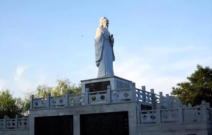 Bí ẩn 'cây ôm tượng Phật' ở Trung Quốc: Chuyên gia giải mã từ câu chuyện già làng kể lại