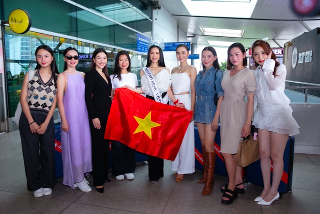 Bùi Quỳnh Hoa lên đường thi Miss Universe sau loạt ồn ào, Hương Ly nhắn gửi gây chú ý - Ảnh 7.
