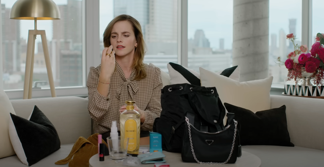 Dù có là triệu phú, Emma Watson vẫn mê xài mỹ phẩm bình dân: Son dưỡng 14 đô, kem chống nắng chưa đến 500.000đ - Ảnh 16.