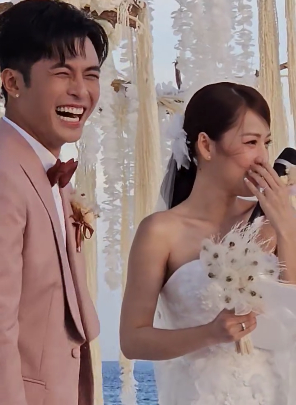 Đám cưới Puka và Gin Tuấn Kiệt: Cô dâu rơi nước mắt lộ diện, chú rể phát biểu xúc động trên lễ đường - Ảnh 4.