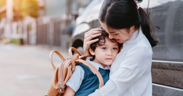 Từ 3 chi tiết khi phụ huynh đón con tan học, có thể biết được việc nuôi dạy đứa trẻ có thành công hay không - Ảnh 1. Từ 3 chi tiết khi phụ huynh đón con tan học, có thể biết được việc nuôi dạy đứa trẻ có thành công hay không - Ảnh 1.