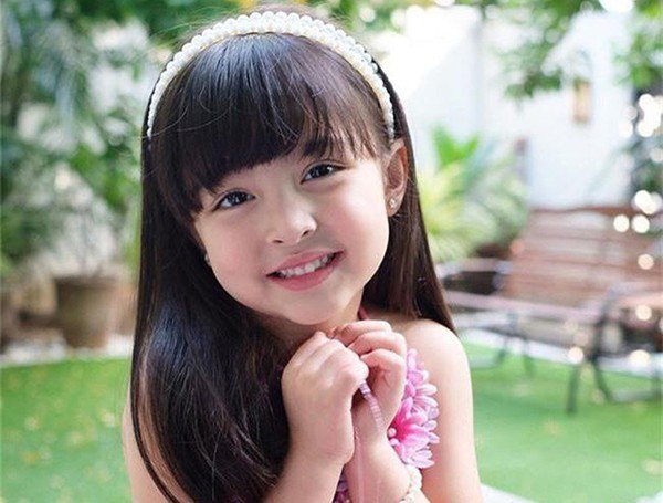 Con gái mỹ nhân đẹp nhất Philippines càng lớn càng xinh nhưng số bộ môn cô bé được mẹ cho học mới là điều gây ngỡ ngàng! - Ảnh 1.
