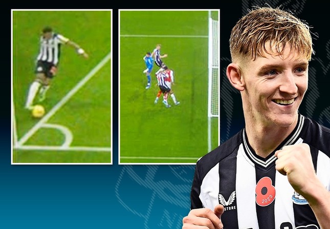 HLV Arsenal chỉ trích trọng tài, gọi bàn thắng của Newcastle là ‘nỗi ô nhục’ - Ảnh 1.