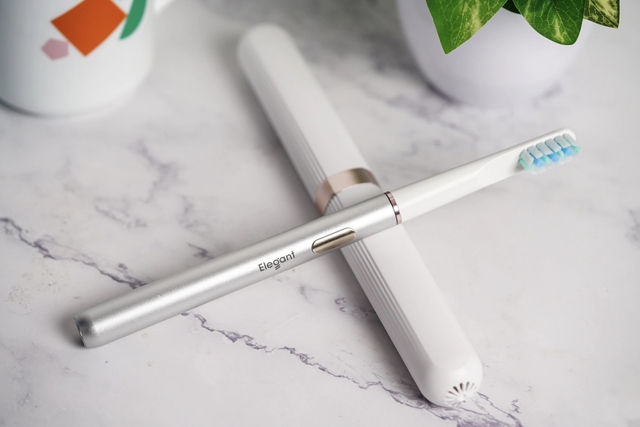 Đ&aacute;nh gi&aacute; tất tần tật b&agrave;n chải điện Elegant: Thương hiệu Đức, gi&aacute; chỉ tầm 1 triệu đồng, chất lượng bất ngờ! - Ảnh 2.
