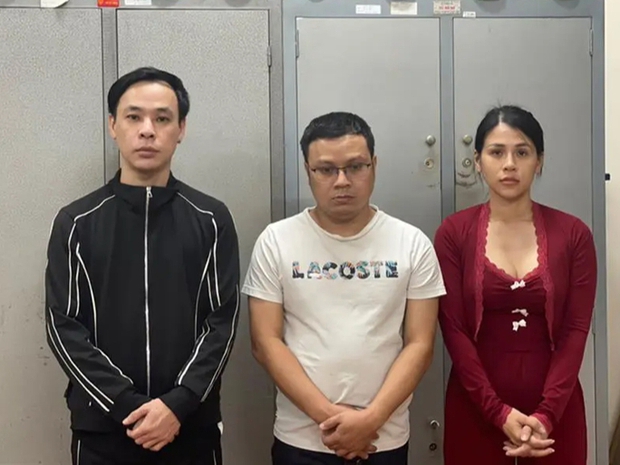 Phản ứng phía hoa hậu Thùy Tiên về ảnh chụp chung với 2 tú ông trong đường dây môi giới mại dâm - Ảnh 3.